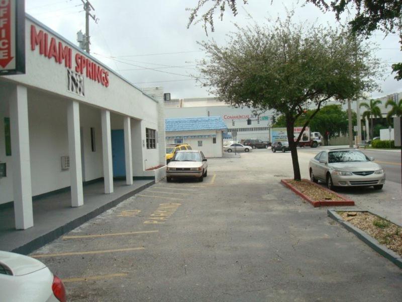 Miami Springs Inn Bagian luar foto